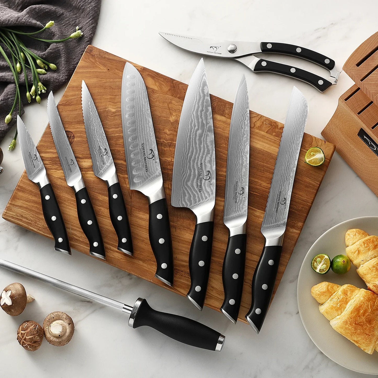 Professional VG10 Damascus Kitchen Knife Set with Block &amp; Sharpening Rod